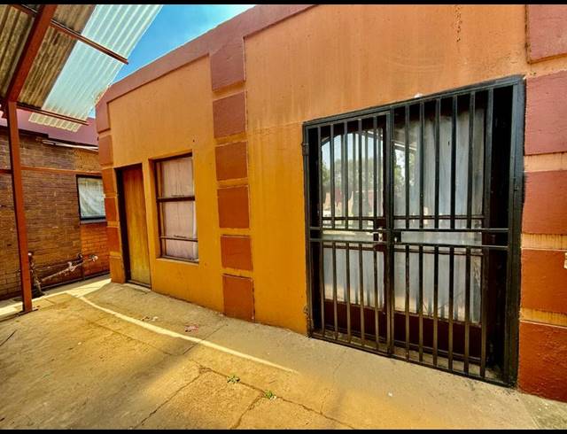 9 BEDROOM HOUSE FOR SALE IN VANDERBIJLPARK CE 3